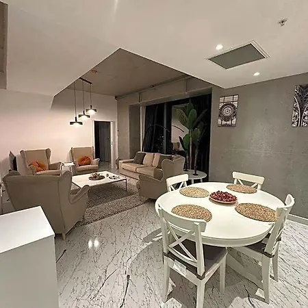 מלון Lavish With 180 Ist View At 40f Gym Pool 89