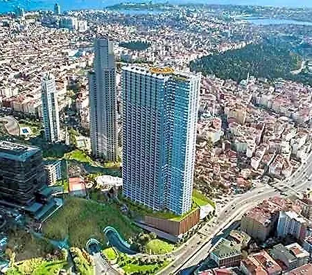 Lavish With 180 Ist View At 40f Gym Pool 89 איסטמבול